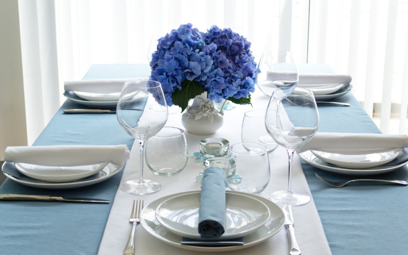 interior decorating to home staging dining table