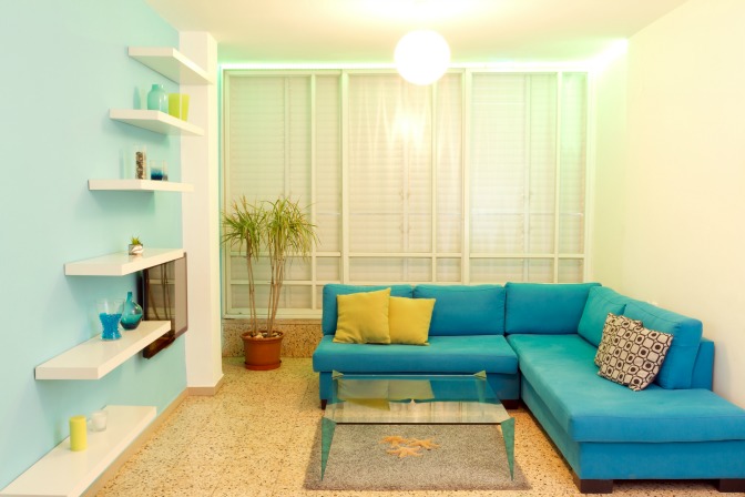 Blue color scheme in Feng Shui living room